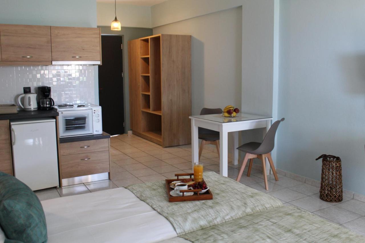Poledas Apartments เยโอริยิอูโปลิส ภายนอก รูปภาพ