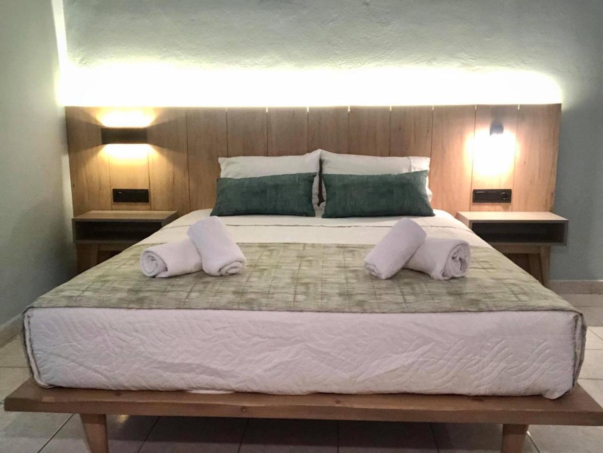 Poledas Apartments เยโอริยิอูโปลิส ภายนอก รูปภาพ
