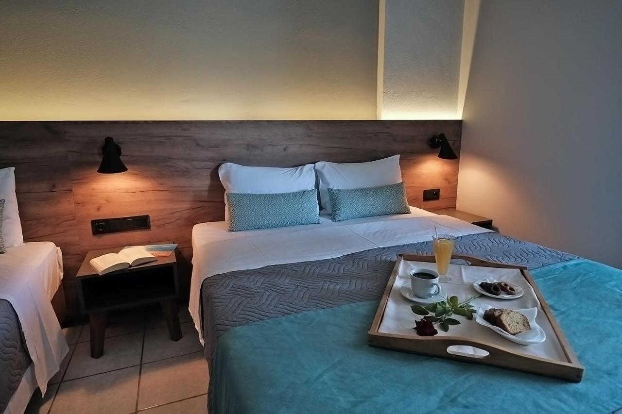 Poledas Apartments เยโอริยิอูโปลิส ภายนอก รูปภาพ